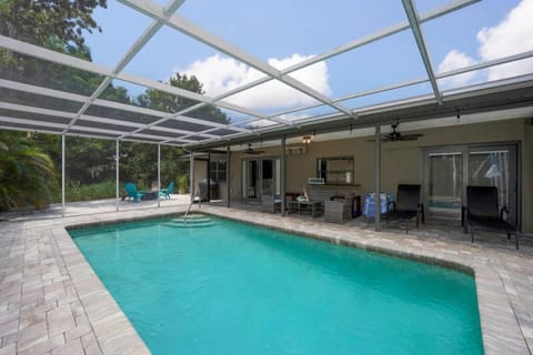 Heated Pool Home - Close to Beaches, Restaurants & More! Haus in Sarasota