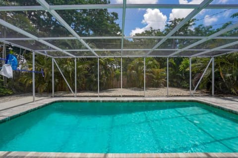 Heated Pool Home - Close to Beaches, Restaurants & More! House in Sarasota