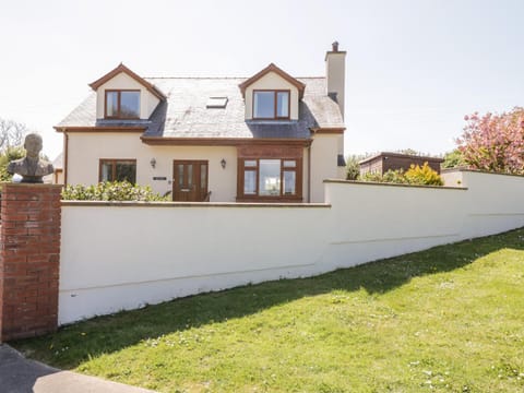 Ger Y Mor House in Llanbadrig