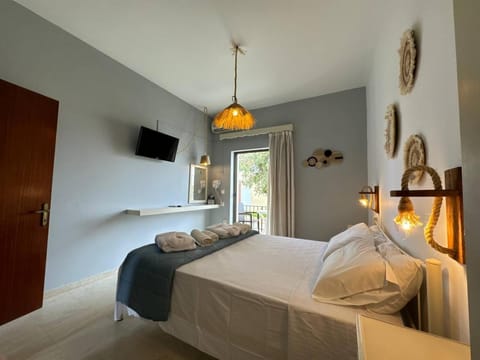 The 3 Little Pigs apartments Bed and Breakfast in Corfu, Greece