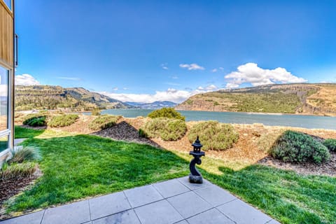 Mosier Creek Place Condo in Mosier