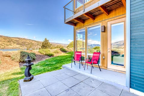 Mosier Creek Place Condo in Mosier