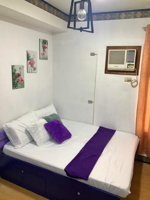 Bright and Cozy Space w/Netflix&Flamingo Design Bed and Breakfast in Muntinlupa