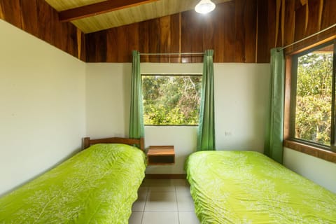 Cabinas Capulin & Farm Farm Stay in Monteverde