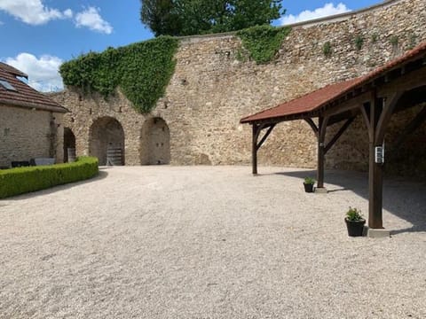 Domaine Miltat chambre L'Encre Bleue Bed and Breakfast in Epernay