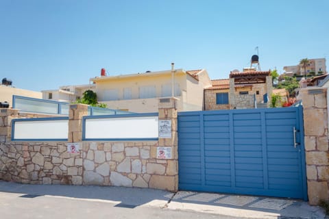 Facade/entrance, Parking