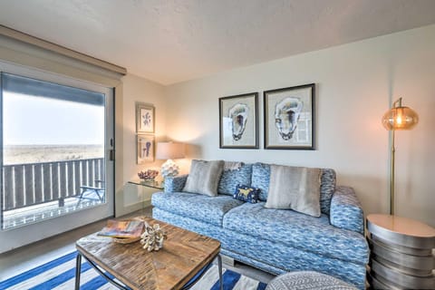 Provincetown Getaway with Private Beach Access! Condominio in Provincetown