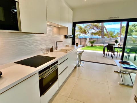 Kitchen or kitchenette, Living room, Sea view