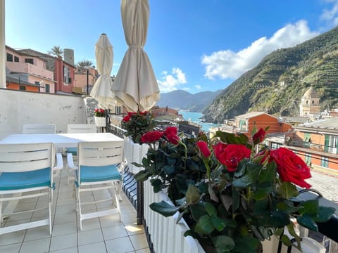 Natural landscape, View (from property/room), Balcony/Terrace, Mountain view, Sea view