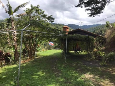 Navarro mountain House in Cartago Province, Costa Rica