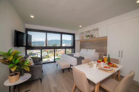 BEE Suites Escalante Condominio in San Jose