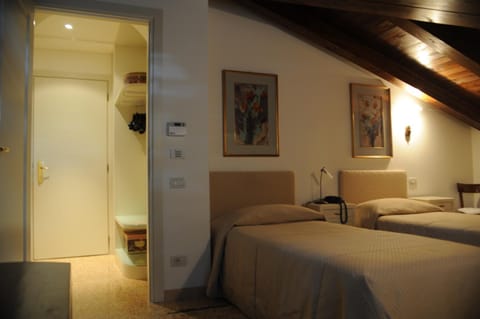 Al Melograno - Room & Breakfast Bed and Breakfast in Bologna