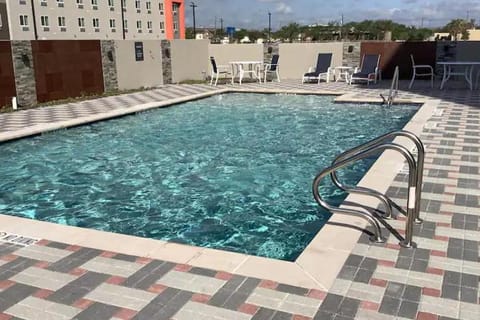 La Quinta Inn & Suites by Wyndham Corpus Christi Southeast Hotel in Corpus Christi