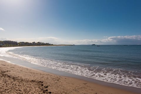 Stylish Beach Pad on Scotland's Golf Coast Condo in North Berwick