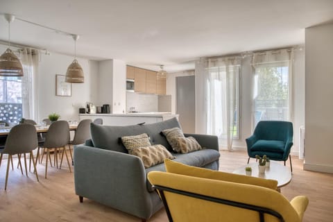 Le Duplex - Disneyland - Parking - Rooftop - Wifi Apartment in Chessy