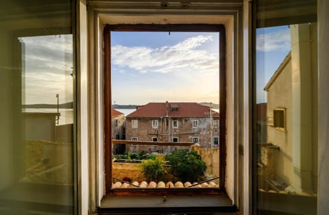 Nearby landmark, Neighbourhood, View (from property/room), View (from property/room), City view