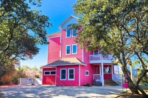 The Pink Flamingo Casa in Avon