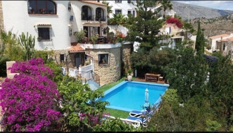 Property building, Pool view