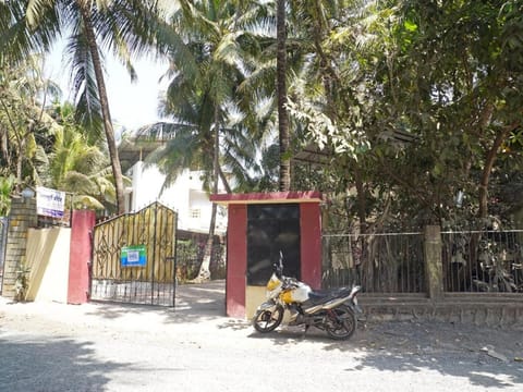 MM Cottage Near Mandir Road Hotel in Alibag