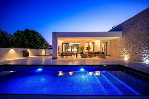 Property building, Swimming pool, Swimming pool, Sunset