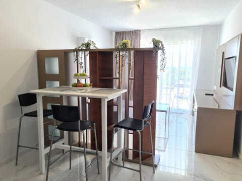 Fotoxenia Luxury Apts Apartamento in Paralimni