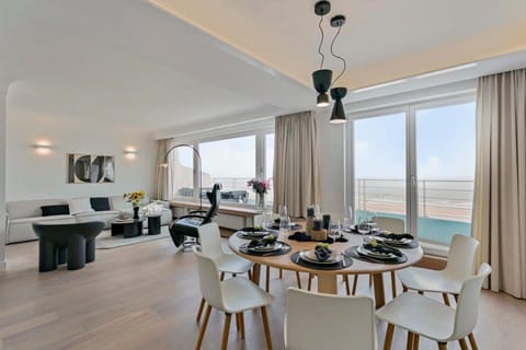 Stunning fully renovated apartment with panoramic sea-view in 't Zoute with 2 parkings Apartment in Knokke-Heist