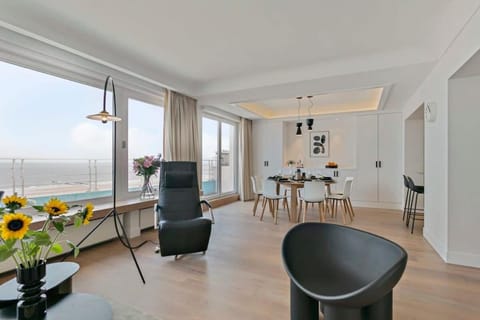 Stunning fully renovated apartment with panoramic sea-view in 't Zoute with 2 parkings Apartment in Knokke-Heist