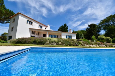 Property building, Garden, Swimming pool