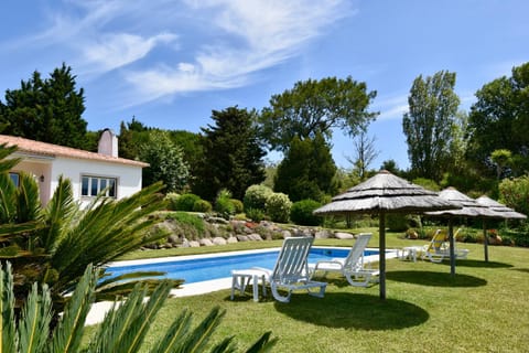 Property building, Garden, Swimming pool