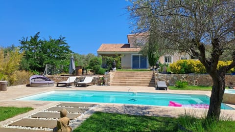 Très belle villa piscine jacuzzi grande propriété 10 pers Villa in Belgodère