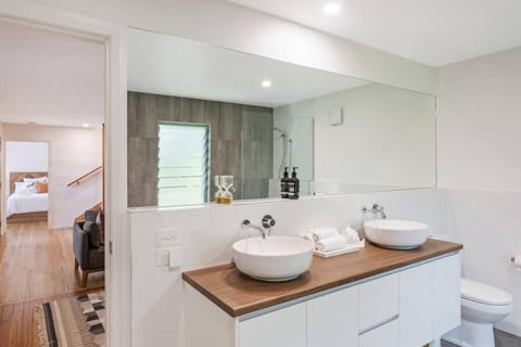 ADS on Collins - 4 bedroom and Pet Friendly House in Merimbula