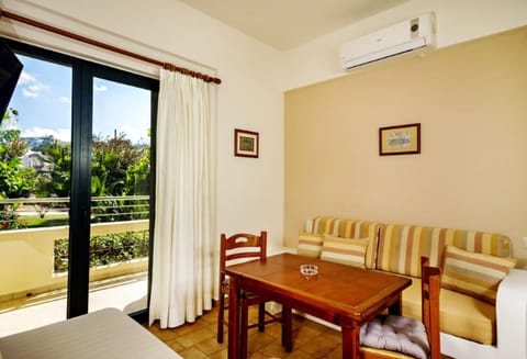 Lili Apartments,oasis 2,5 km from Hania center Appartement in Chania