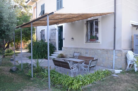 Calicantus bed and breakfast Bed and Breakfast in Albenga