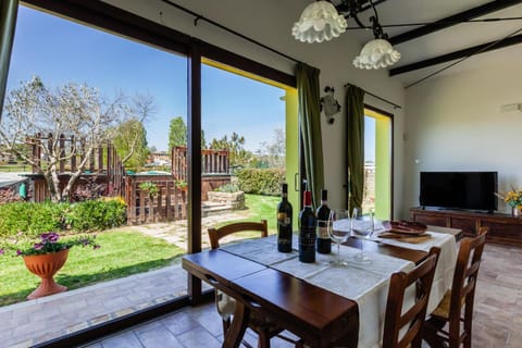Dining area, Garden view, Pool view