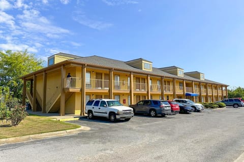 Bonita Lakes Inn Motel in Meridian