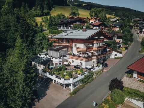 Property building, Neighbourhood, Natural landscape, Bird's eye view, Balcony/Terrace, Mountain view