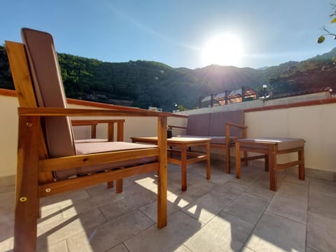 Day, Natural landscape, View (from property/room), Balcony/Terrace, Dining area, Mountain view