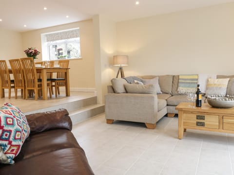 Hen Dy Bryn Mawndy House in Wales