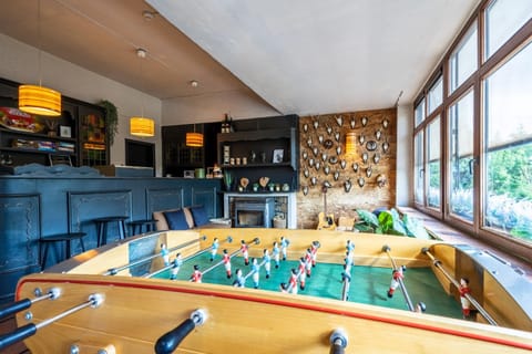 Game Room, Seating area, flat iron, oven