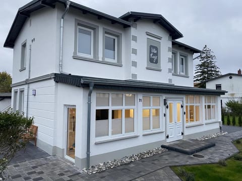 Property building, Facade/entrance