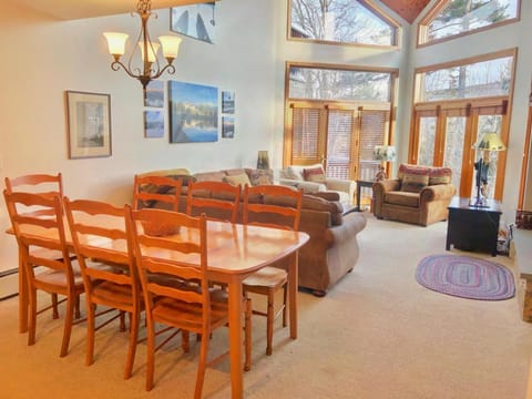 C6 Beautiful views from this Crawford Ridge Townhome a short walk from the slopes Chalet in Carroll