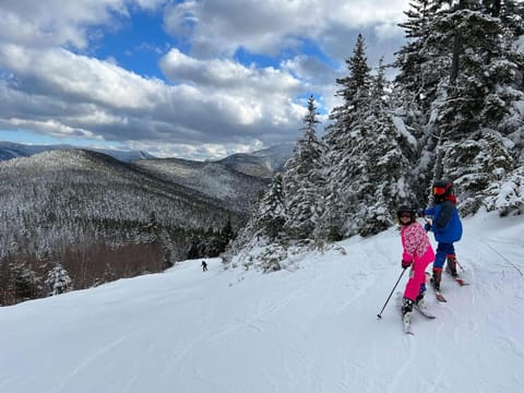 R1 Renovated Bretton Woods Slopeside townhome in the heart of the White Mountains Casa in Bretton Woods