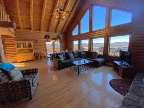 SI INCREDIBLE VIEWS from this log cabin with large deck huge yard fire pit hot tub Chalet in Whitefield