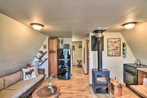 Sunny Muddy Moose Cabin with Fire Pit and Mtn Views! House in Park County