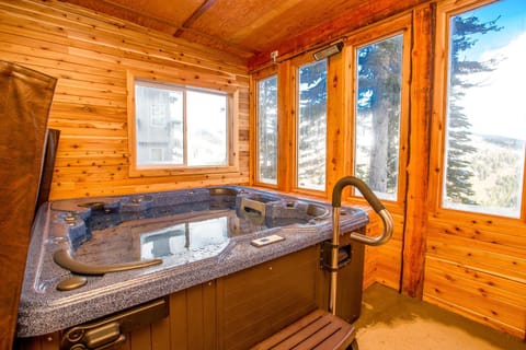 The Castle - Chateau De Melusine House in Idaho