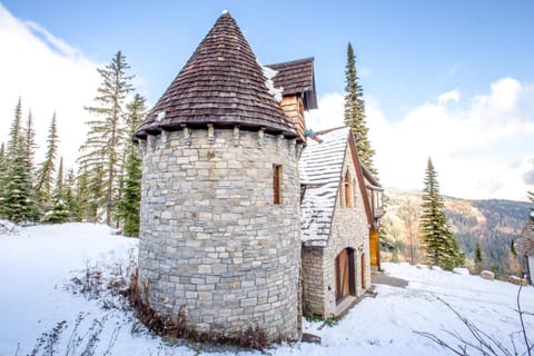 The Castle - Chateau De Melusine House in Idaho