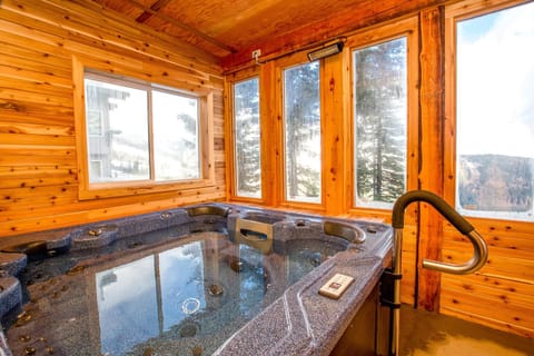 The Castle - Chateau De Melusine House in Idaho