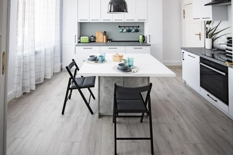 Kitchen or kitchenette, Dining area, Communal kitchen