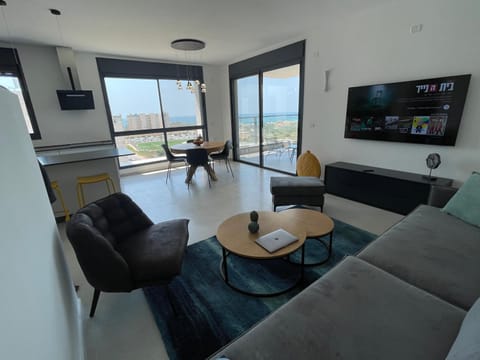 #דירת יוקרה על הים Sunset Beach Apartment# Condo in Haifa District