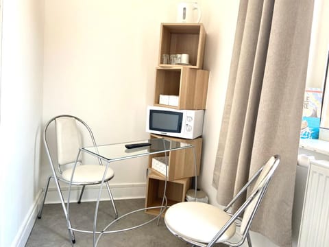 TV and multimedia, hair dresser